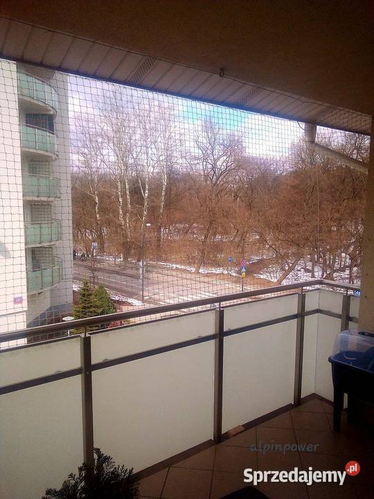 Siatka na balkon przeciw gołębiom montaż Warszawa