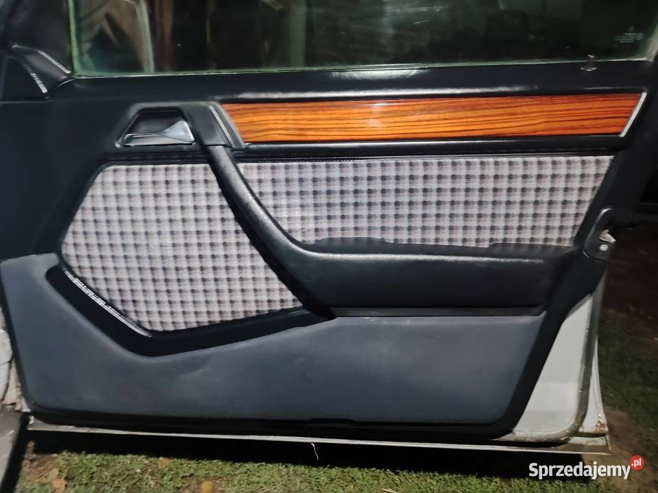 BOCZEKI DRZWI CZARNY MERCEDES W124 KOMBI Aleksandrów Łódzki
