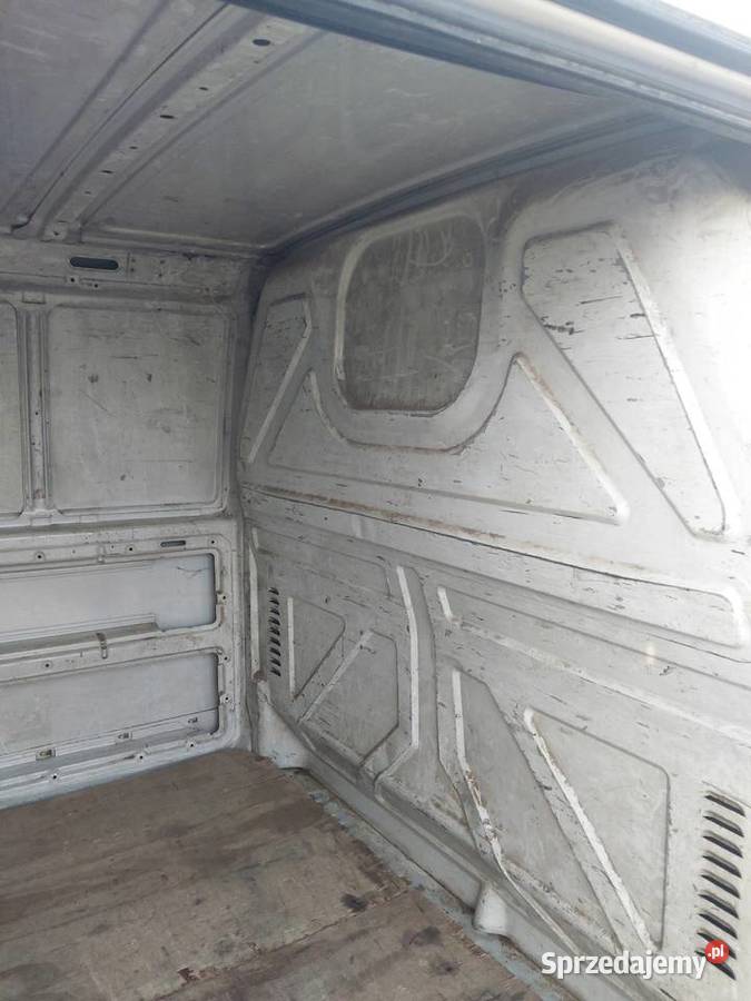 Sprzedam samochód dostawczy MB vito 638 9blaszak