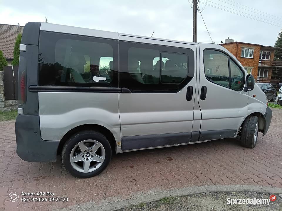 RENAULT TRAFIC 19dci 9x osob lekko uszkodz Renault Września