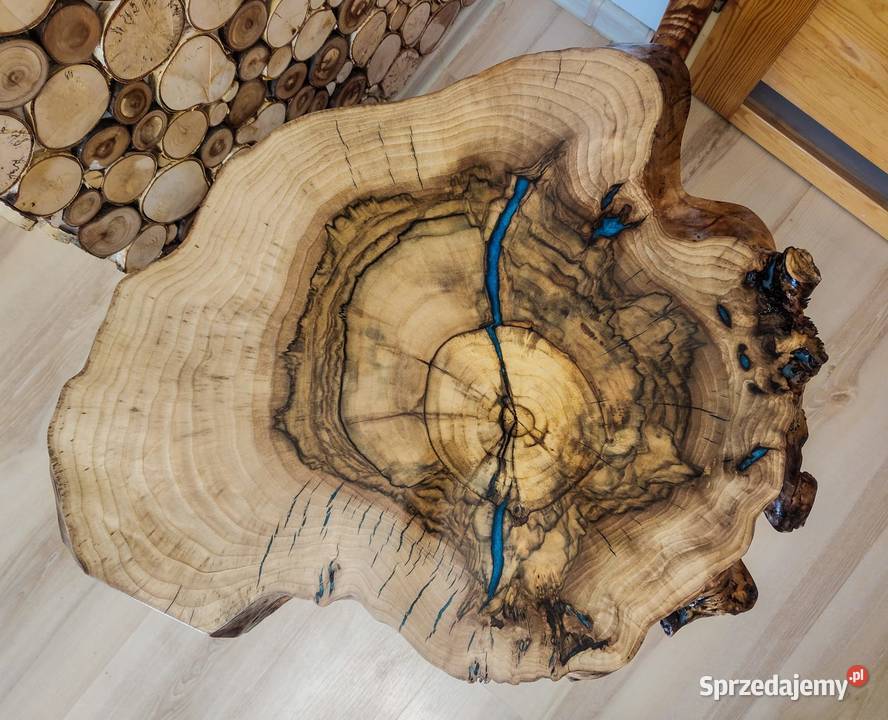 Stolik z żywicą niebieską orzech 55cm Równe