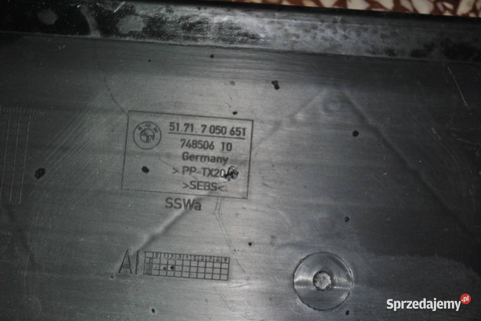 Obudowa kanału powietrza dolnaczęść BMW E60 E61 śląskie