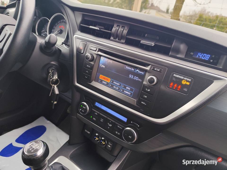 Toyota Auris 20 D4D Life Plus 2013r Auris Radzionków