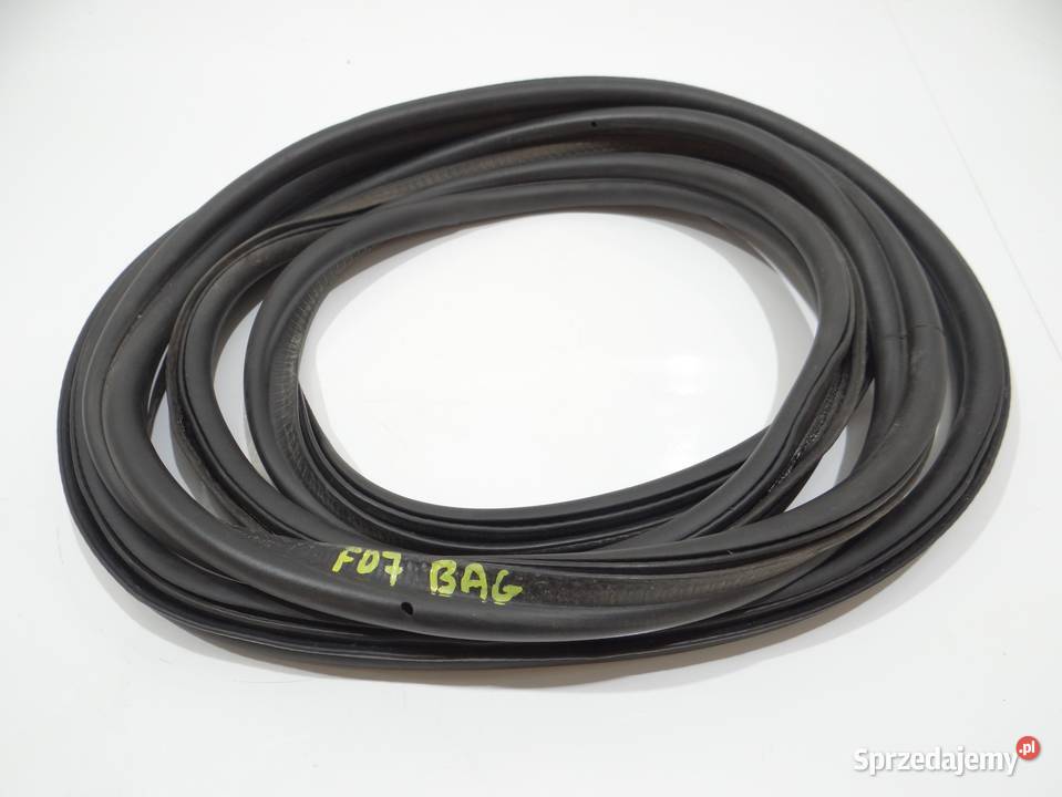 USZCZELKA KLAPY BAGAŻNIKA BMW F07 7200542 lubelskie Strzyżewice