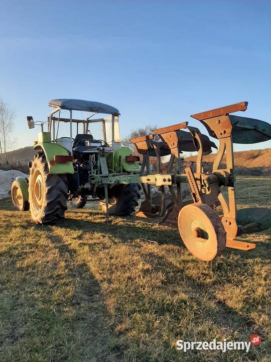 Ursus C4011 z pługiem 3 skibowy obrotowy firmy Skrzynia biegów Manualna