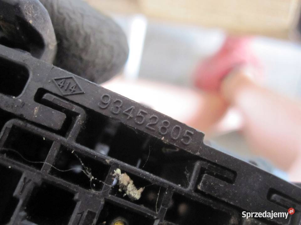 RENAULT TRAFIC III 15r skrzynka bezpieczników Skrzynki bezpieczników świętokrzyskie Kielce