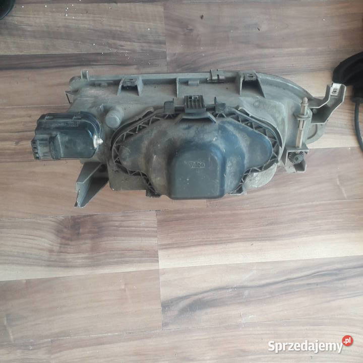 Sprzedam Reflektor kierowcy Valeo Renault 19 Żabno