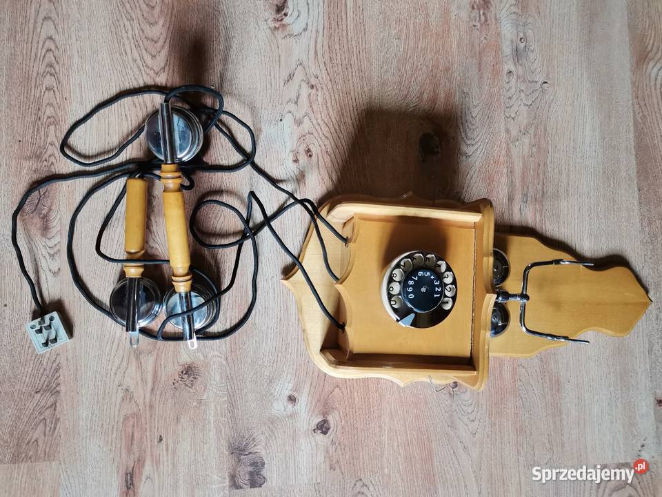 Telefon naścienny Baron z czasów PRL u Kraków