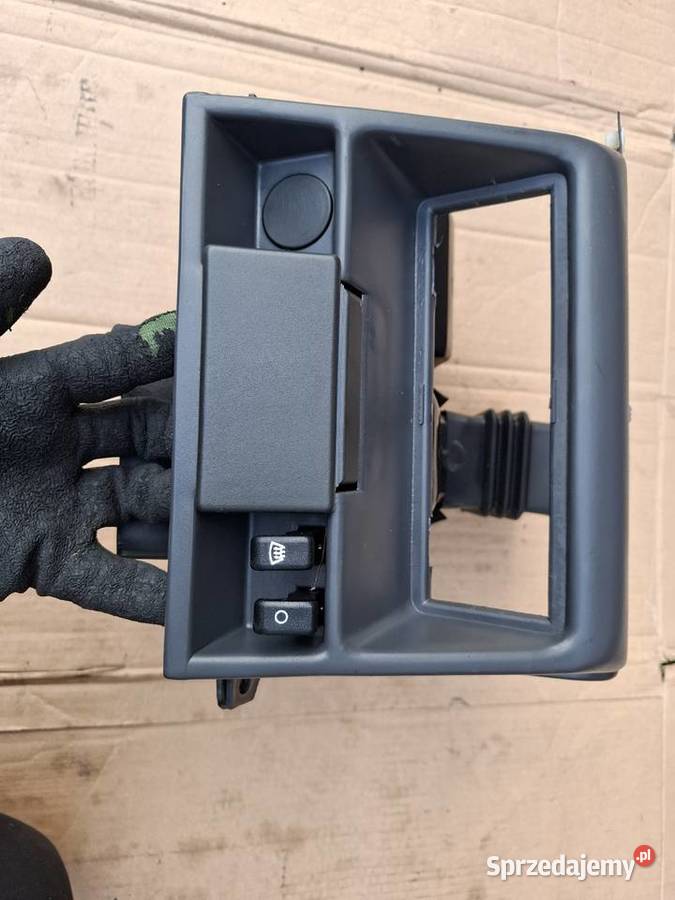 Konsola nawiewu powietrza mieszalnik Fiat 126p Wyposażenie wnętrza opolskie Strzelce Opolskie sprzedam