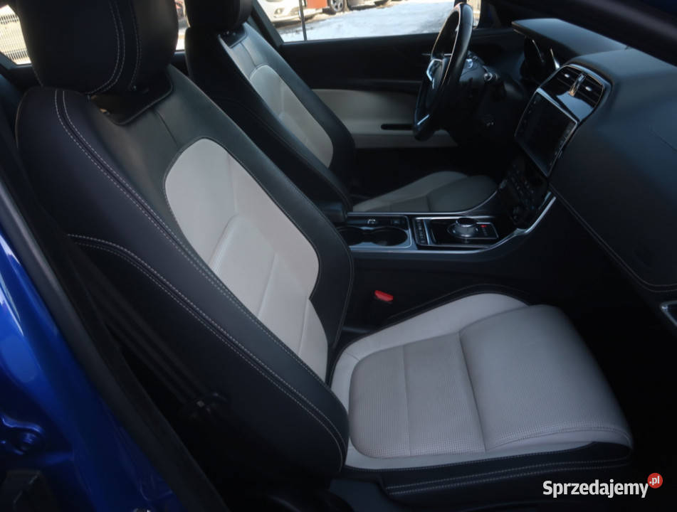 Jaguar XE 20t Łódź