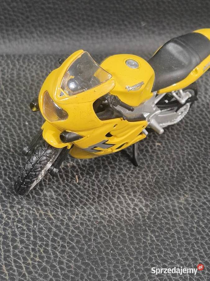 kolekcjonerski model motocykla Triumph TT600 łódzkie Poddębice