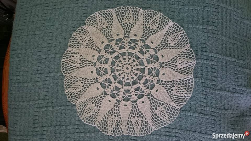 Serweta z białego kordonka dekoracyjna średnica Bolesławiec