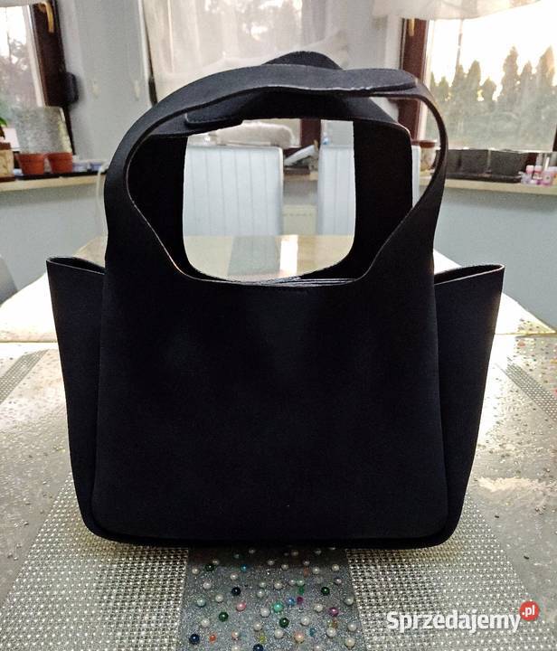 Torebka ze skóry zamszowej Prada kolor czarny Na ramię  Poznań sprzedam