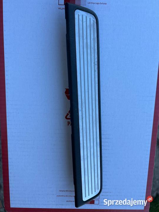 Listwy progowe Nissan Primera p11 FL Radom sprzedam