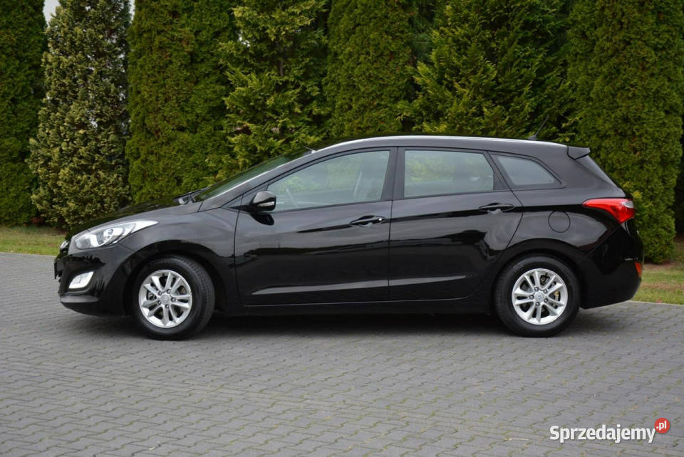 Hyundai i30 Ledy Klimatronic Parktronic grzane Rok produkcji 2013 Ostrów Mazowiecka sprzedam