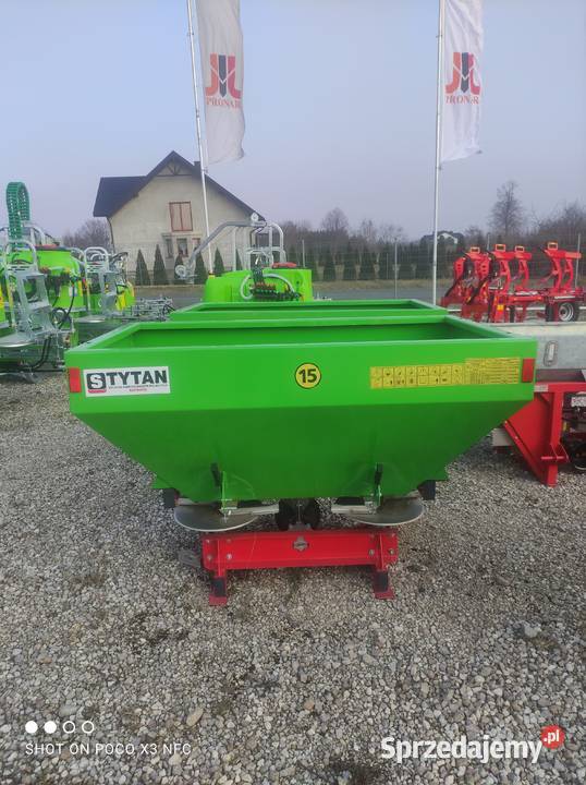 rozsiewacz strumyk dwutarczowy 400 600 800l Przyczepy rolnicze