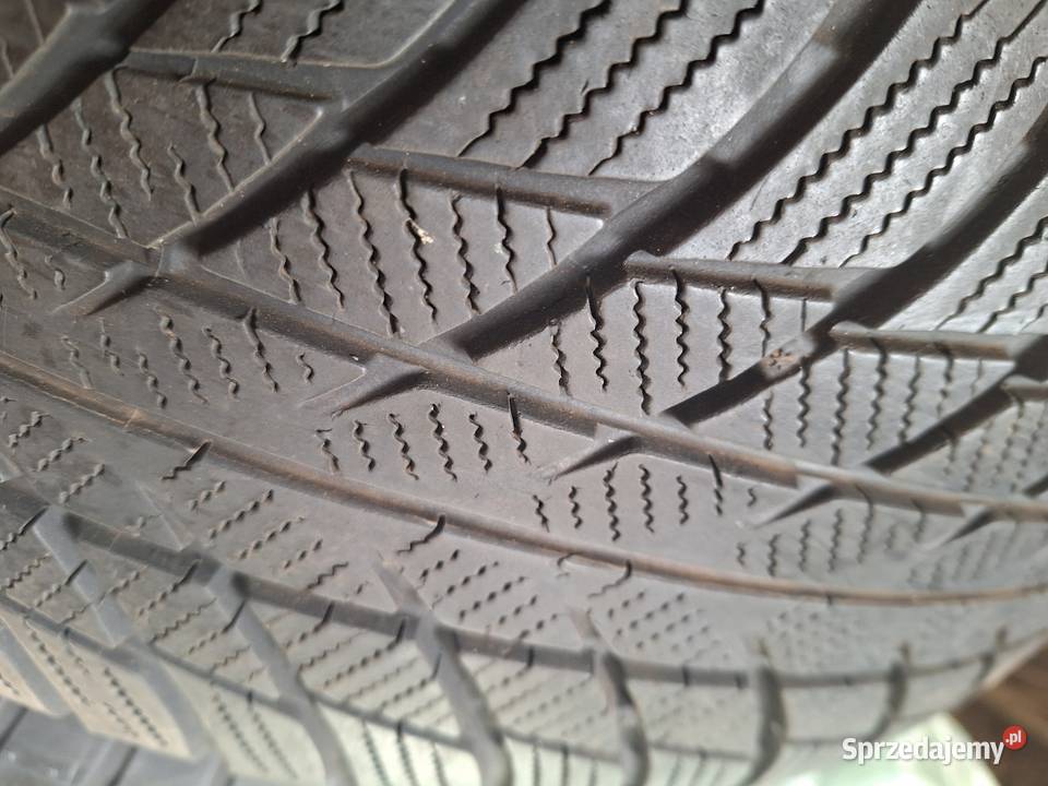 2055516 Bridgestone Blizzak LM001 RFT 205 opolskie Izbicko