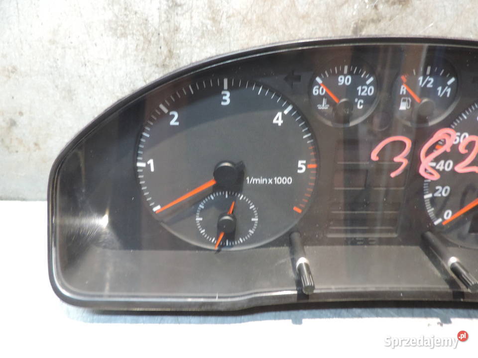 LICZNIK AUDI A4 B5 19TDI 8D0919033A osobowe Nowy Sącz