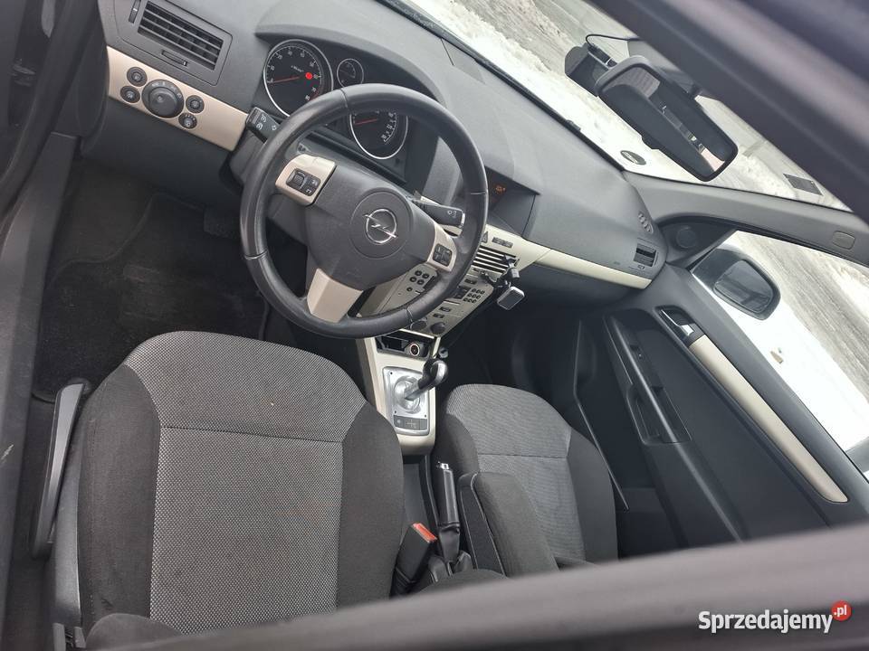 Opel Astra 16 benzyna 2008r automat