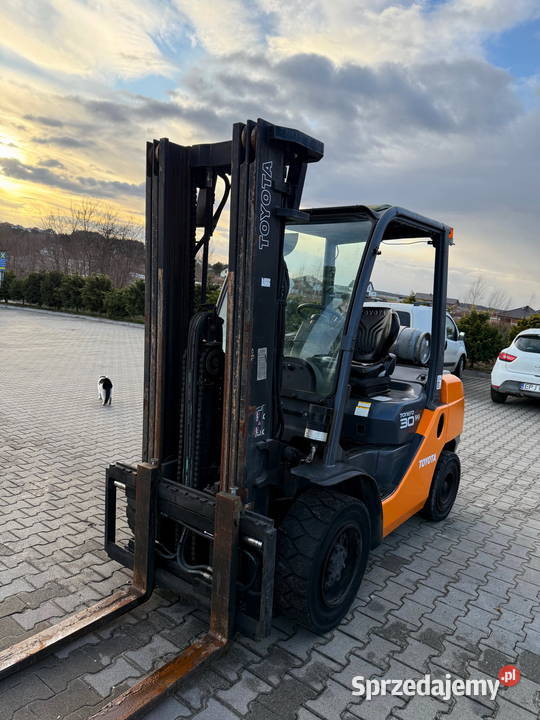 wózek widłowy TOYOTA 8FGF30 LPG Triplex 470m Działoszyn