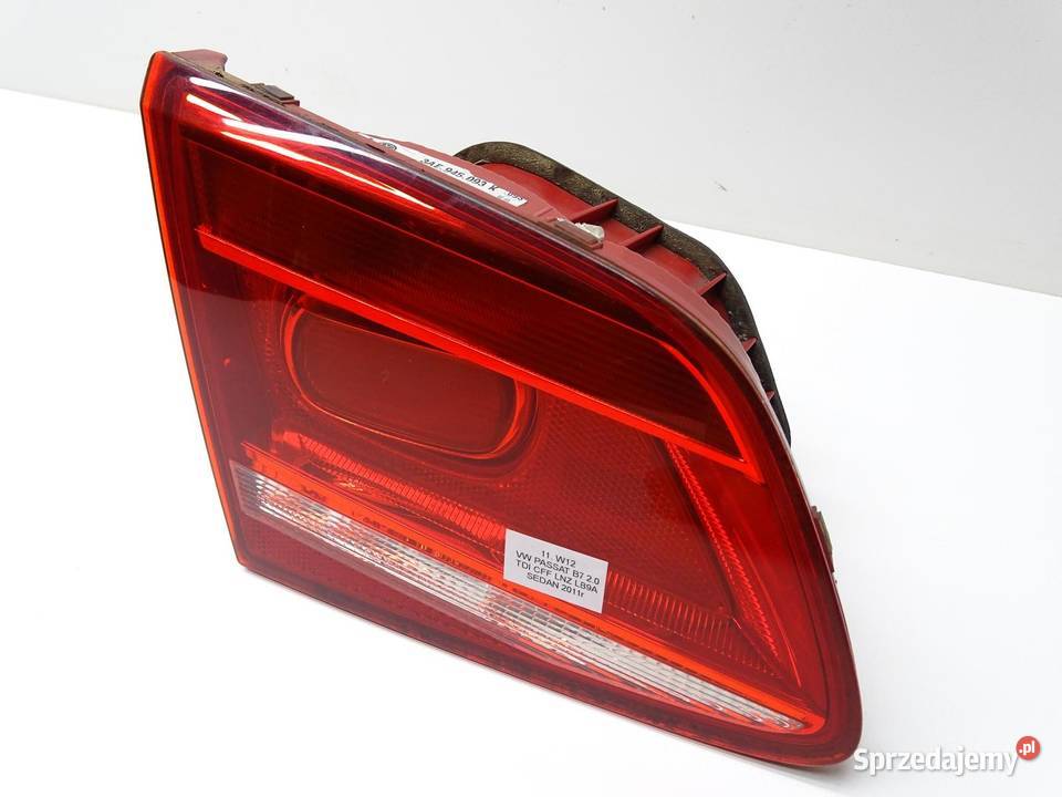 LAMPA LEWY TYŁ LEWA TYLNA W KLAPĘ 3AE945093K VW Lampy przednie