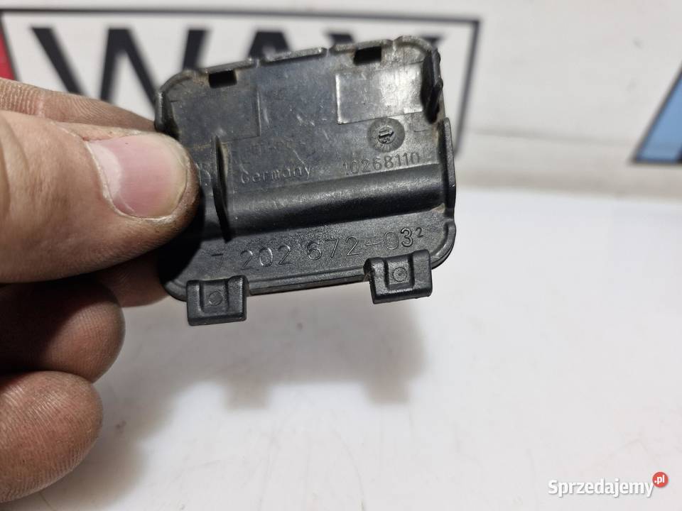 BMW E90 E91 ZAŚLEPKA HAKA ZDERZAKA TYŁ 7202672 osobowe