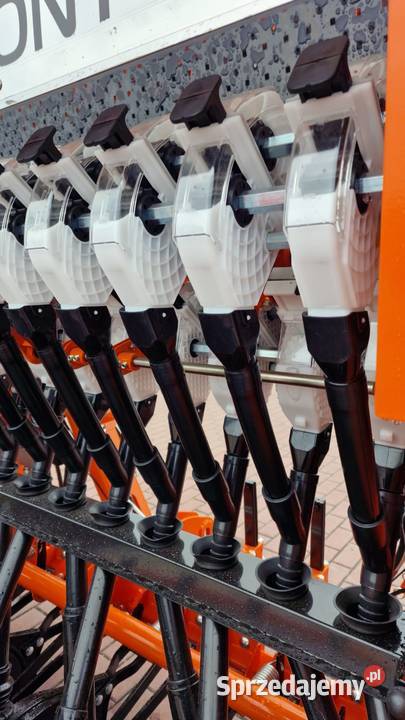 Siewnik zbożowy PONY 3000 3m talerzowy Nowy mazowieckie Radom