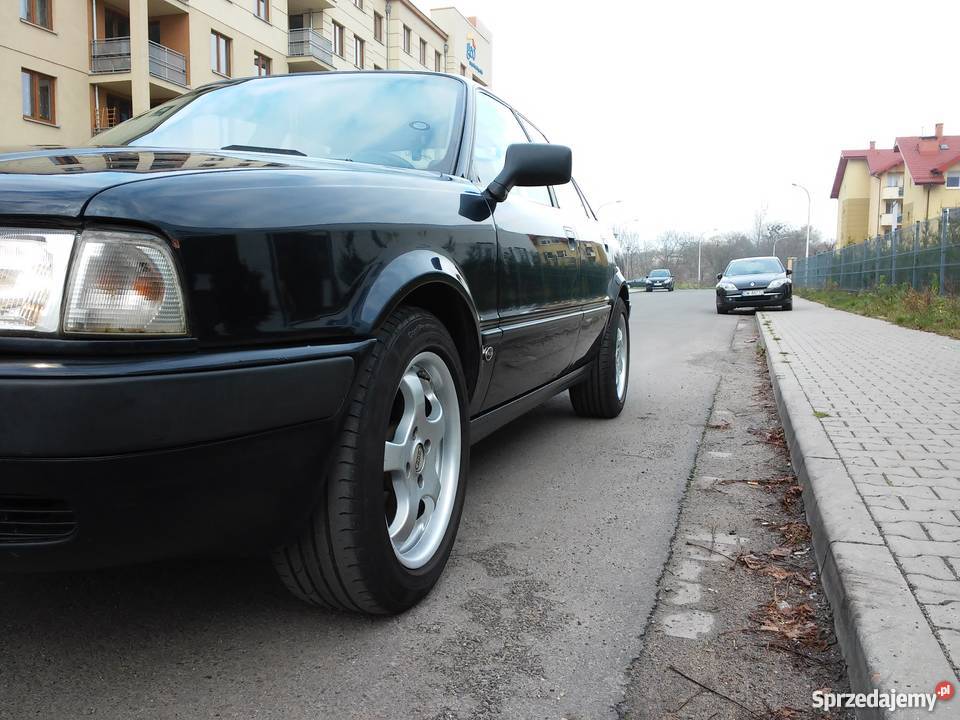 Sprawne Audi 80 B4 z ważnym przeglądem i OC Wrocław sprzedam