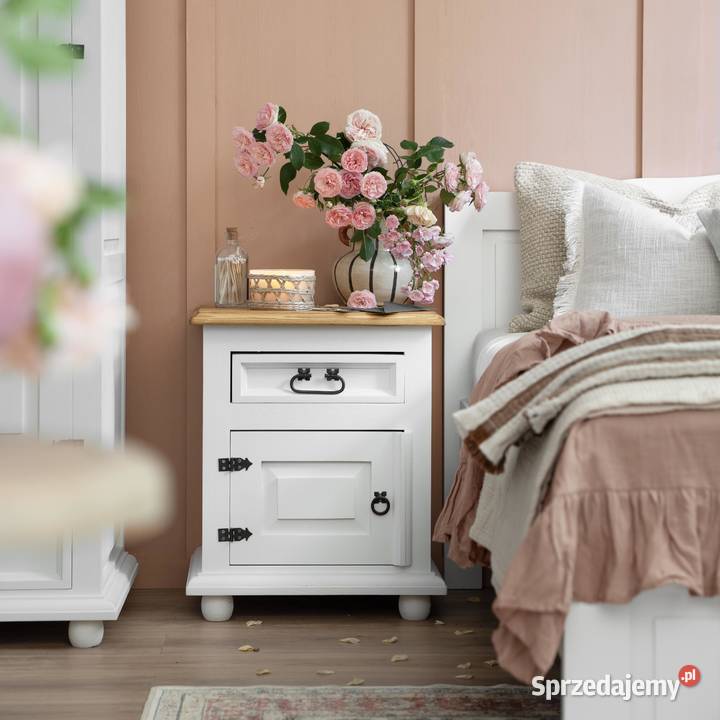 Drewniana szafka nocna biała retro COM15 Maków Podhalański