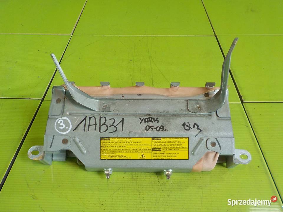 YARIS II 07r AIRBAG poduszka kolanowa Suków