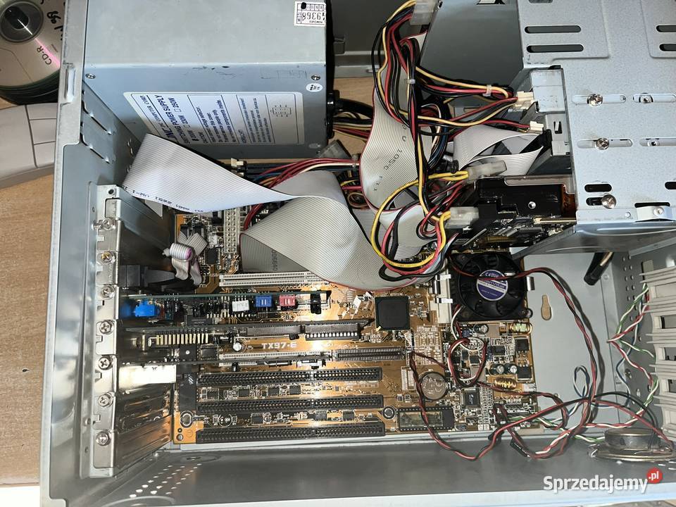 Zabytkowy komputer PC AT Pentium 75MHz Brzana