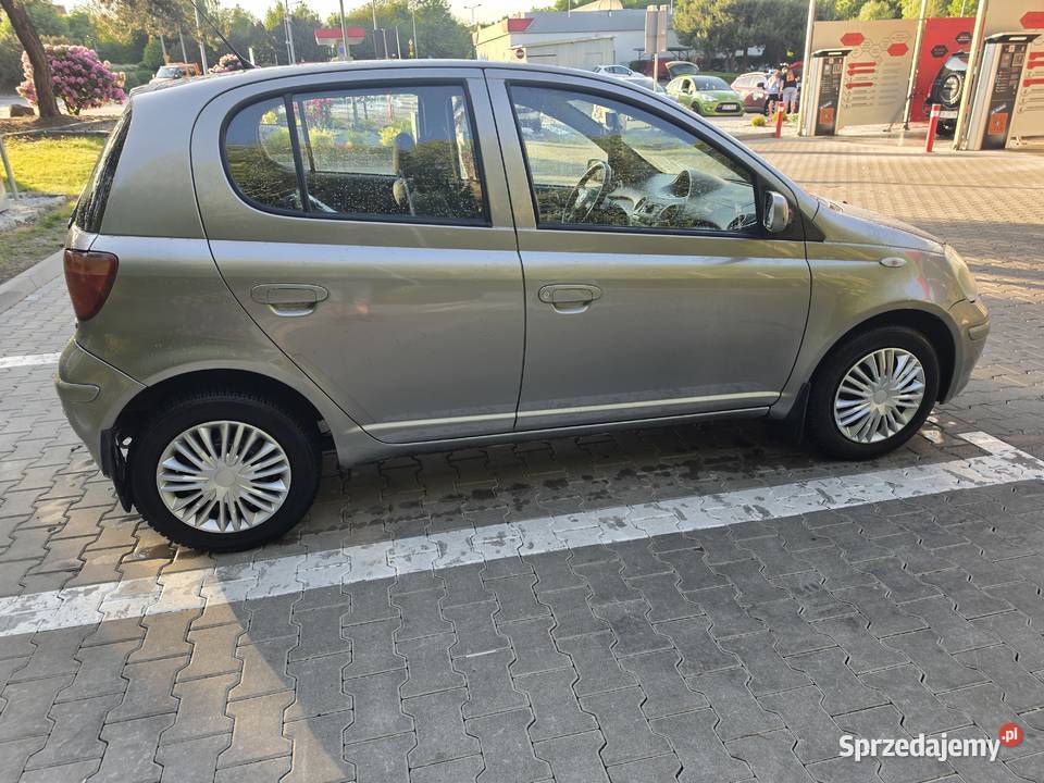 Toyota Yaris 10 benz 160 przebiegu 1000cm3 dolnośląskie Wałbrzych sprzedam
