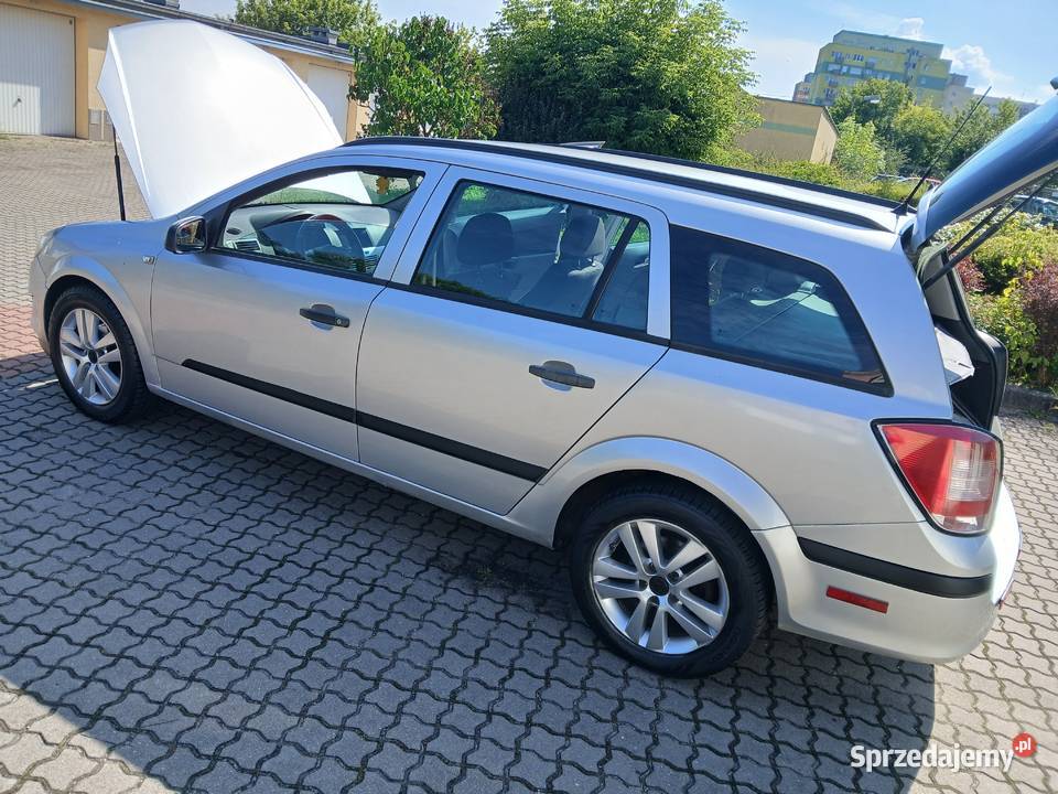 Opel astra 2009r 14 na lancuszku z gazem nieuszkodzony Bydgoszcz sprzedam