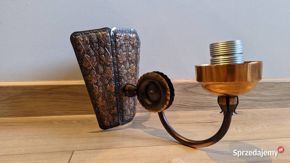 Kinkiet ręcznie robiony barwy miedzianej
