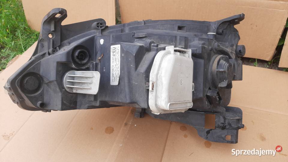 lampa lewa 13237263 prawa 13237262 Opel Corsa C