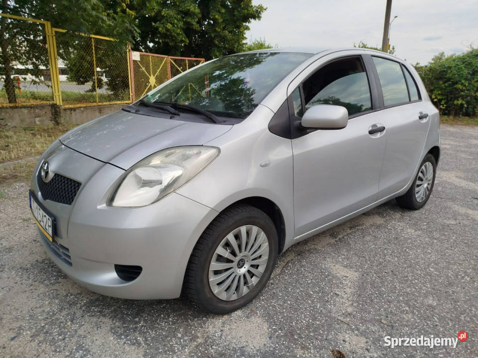 Toyota Yaris 5 drzwi KLIMA MROZI BENZYNA Hatchback kujawsko-pomorskie Toruń sprzedam
