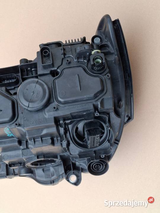 VW T61 T6 LIFT REFLEKTOR PRAWY FULL LED LAMPA osobowe Bieleń sprzedam