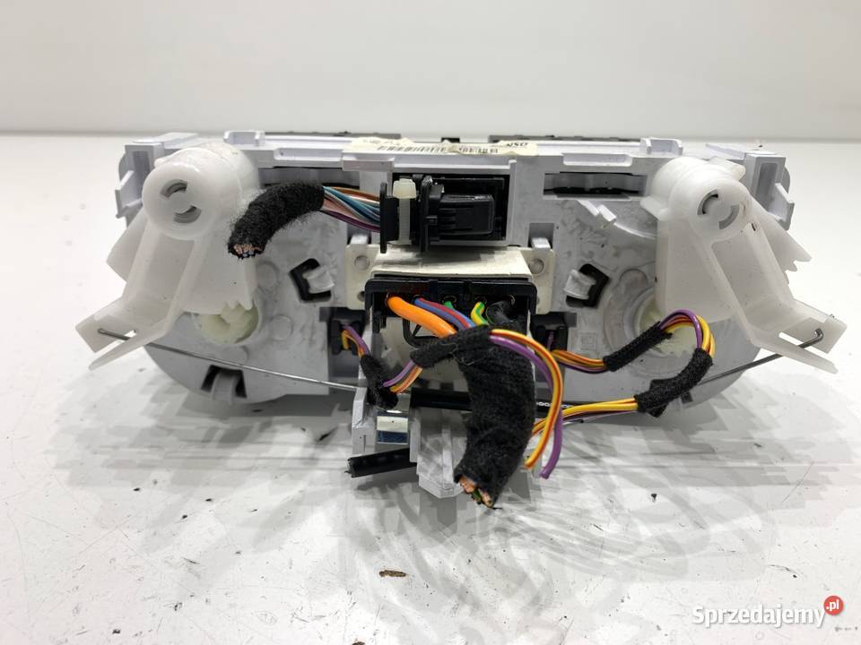 PANEL STEROWANIA NAWIEWU OPEL CORSA E 466119570