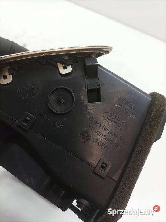 KRATKI NAWIEWU ŚRODKOWA DESKI Ford Fiesta Mk7