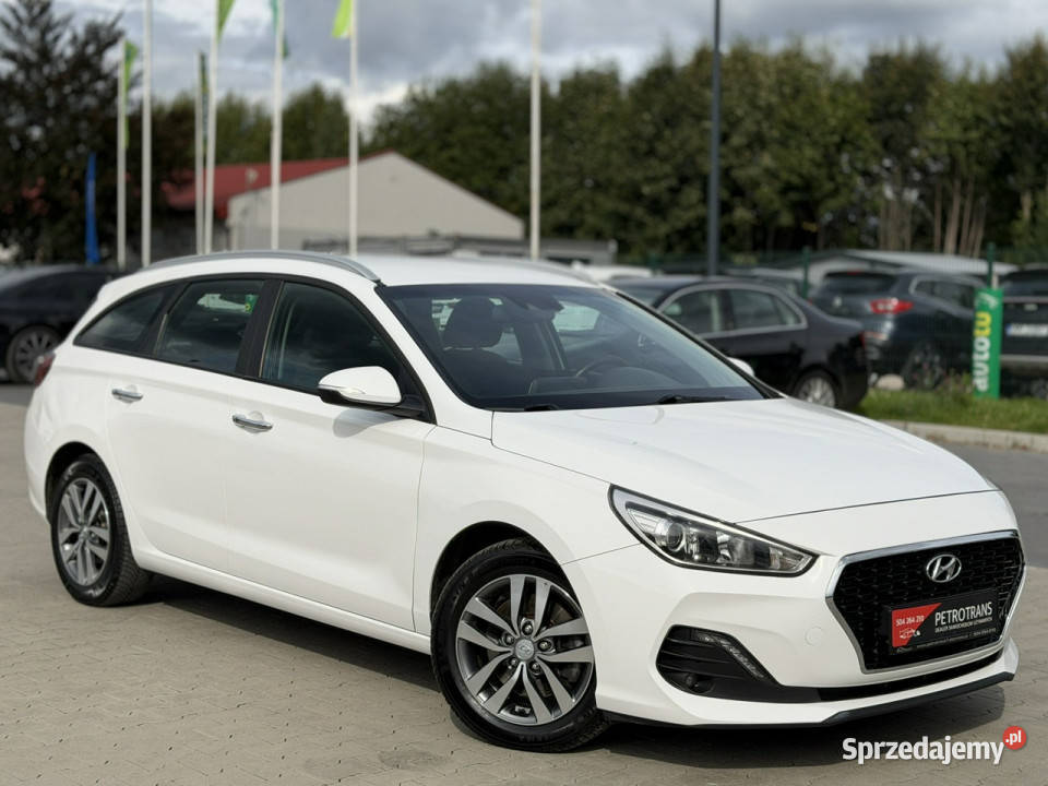 Hyundai i30 16 CRDI 116 LED Nawigacja Kamera Rok produkcji 2019 Mrągowo sprzedam
