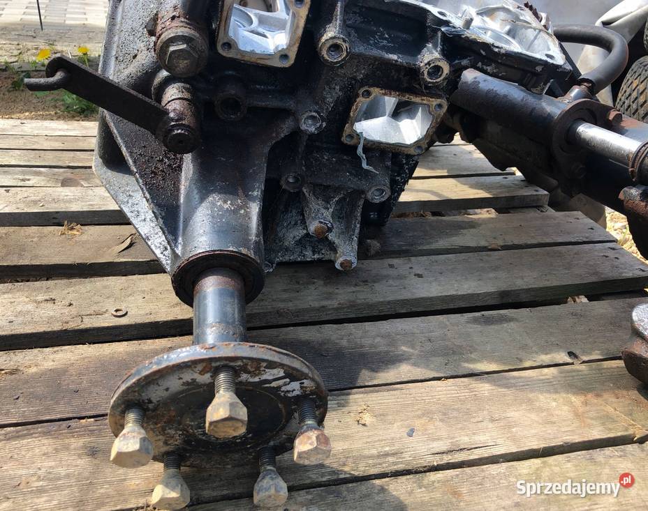 Pół oś obudowa mostu Iseki TXG 23 Kłobuck sprzedam