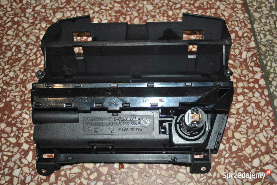 Popielniczka konsolicentralnej BMW E46 europa
