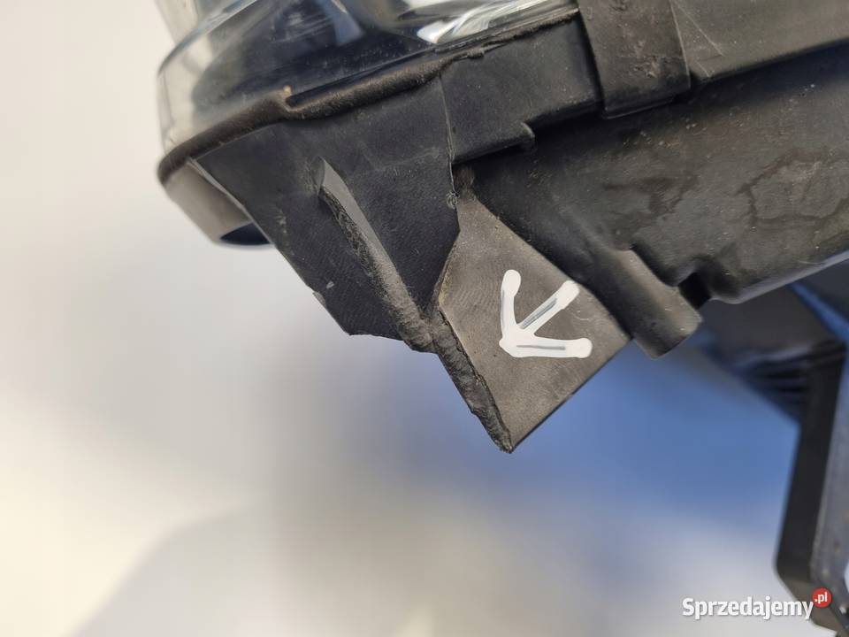 LAMPA PRAWA Renault Captur I 1719r LIFT PRZEDNIA Rudka