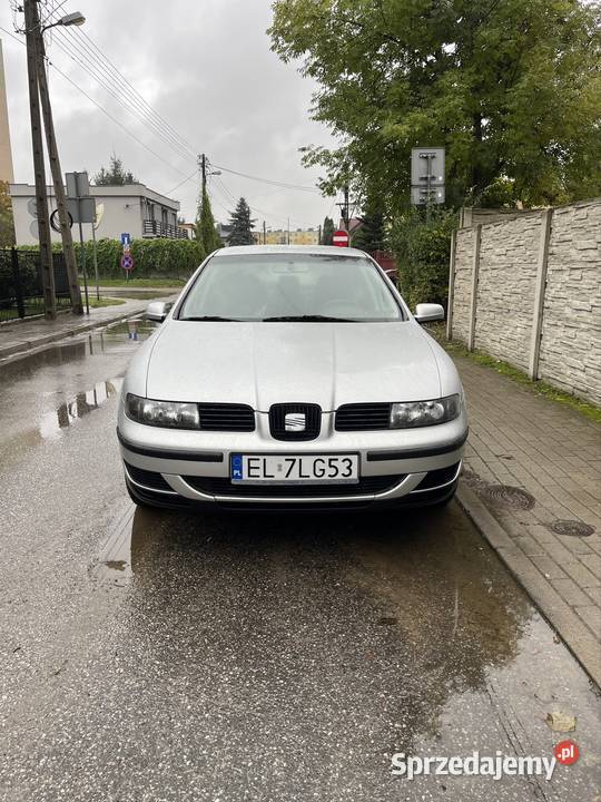 SEAT LEON 16 benzyna LPG 2002 2 komplet opon Rok produkcji 2002 Zgierz