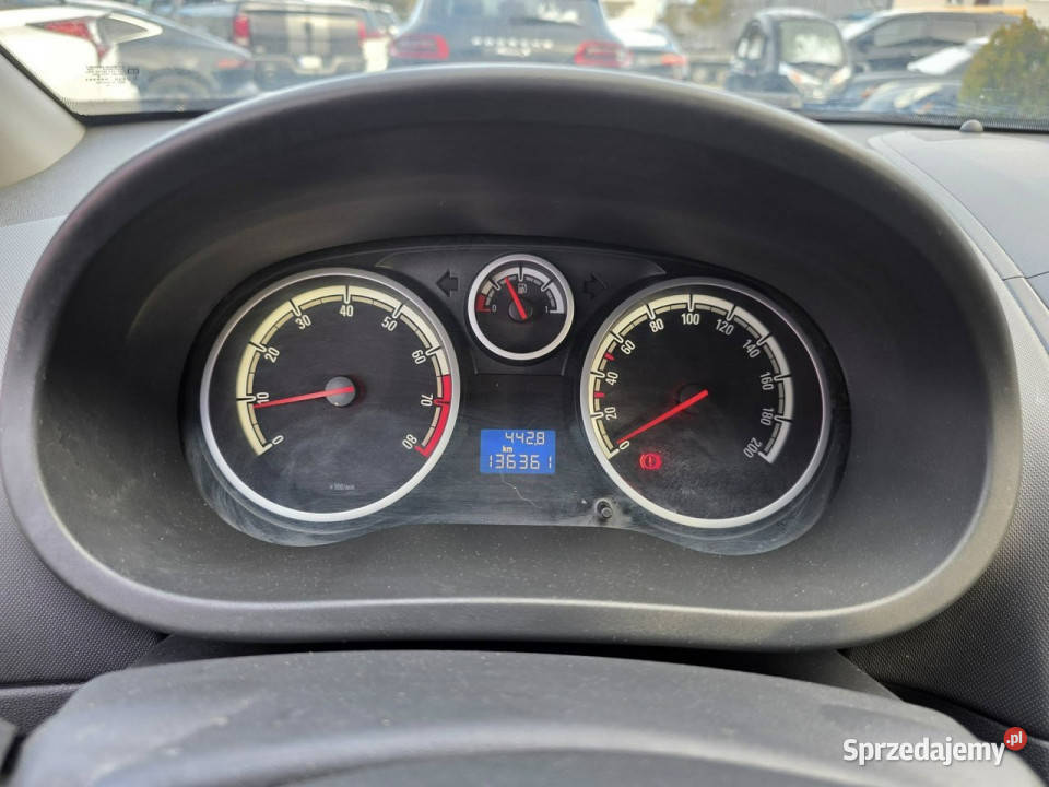 Opel Corsa 14 Benzyna 100 Klimatyzacja Isofix komputer pokładowy