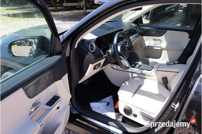MERCEDESBENZ GLB 200 2023 133200 ccm 163 Warszawa