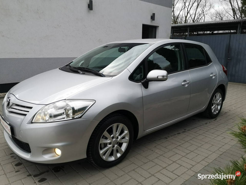 Toyota Auris 16 Benzyna 132 Klimatr LIFT Isofix 132KM Auris Strzegom