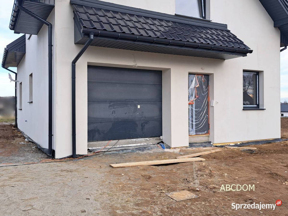 Dom wolnostojący 5 pokoi garażurocze miejsce parterowy Masłomiąca