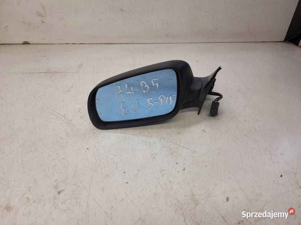 LUSTERKO LEWY PRZÓD AUDI A4 B5 8D1858531 EUROPA Przystajń