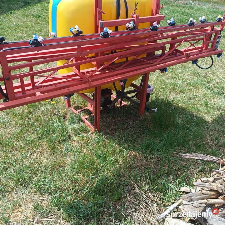 Opryskiwacz zawieszany 400l 12 m nieuszkodzony Parczew